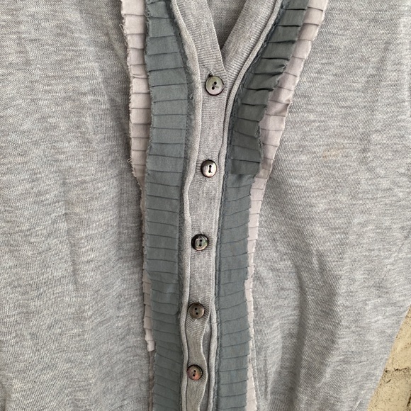 Banana Republic Pima Cotton V-Neck Ruffle Cardigan sweater. Size SP - Picture 3 of 7